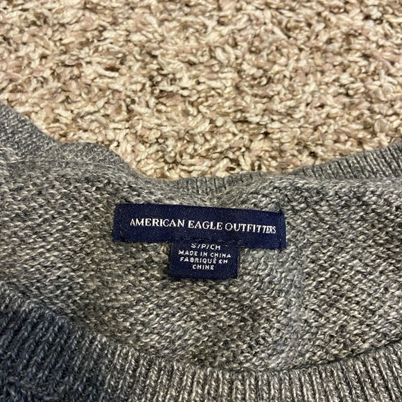 American Eagle sweater - Picture 2 of 2